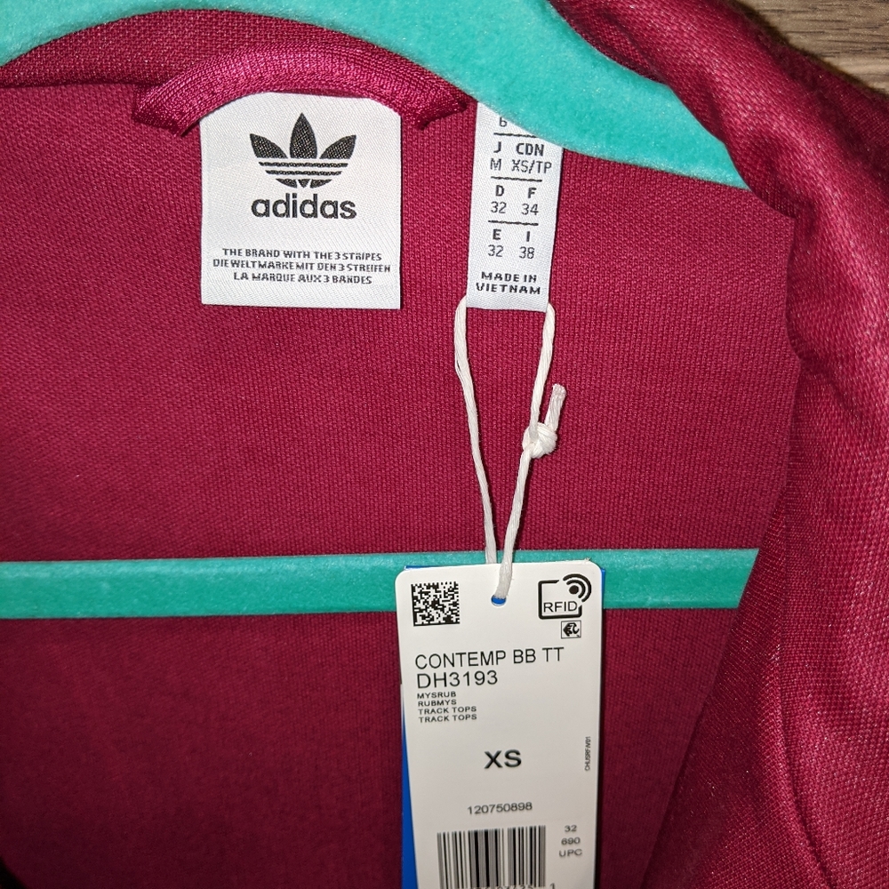 Adidas - Picture 2 of 3